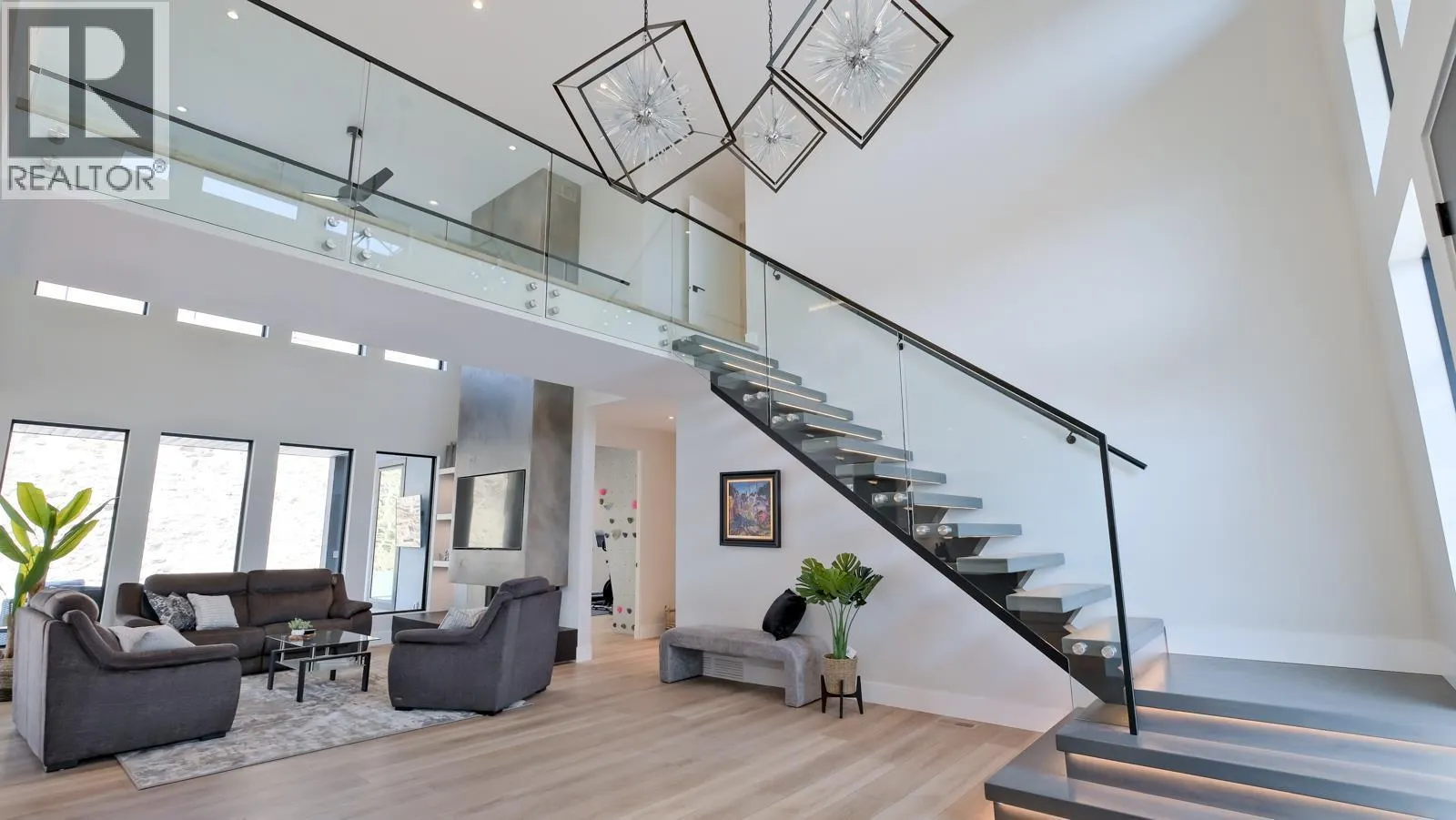740 Pinehaven Court
