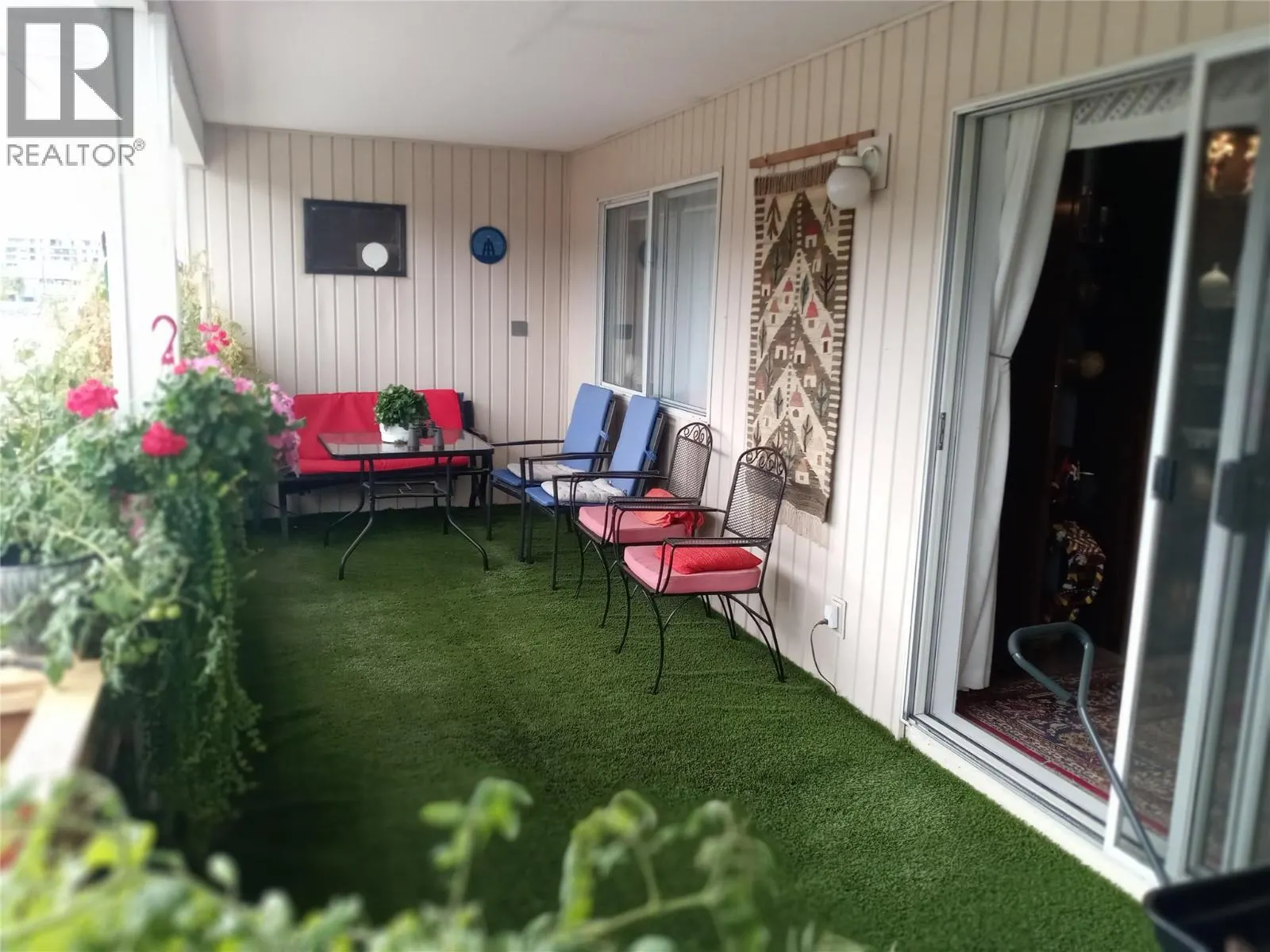 272 Green Avenue Unit# 401