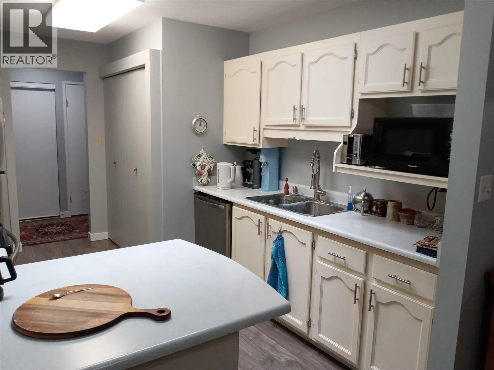 272 Green Avenue Unit# 401