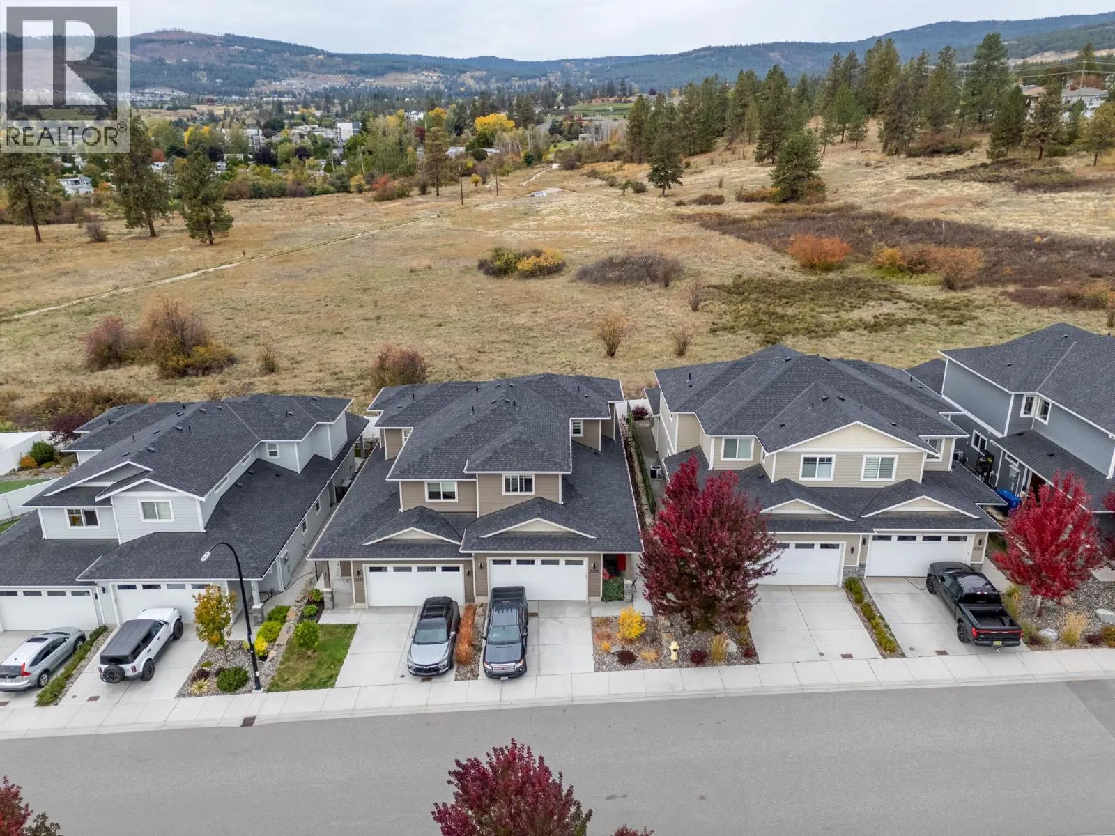 3369 Hawks Crescent