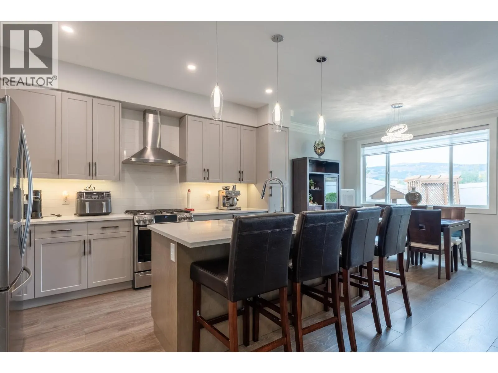 3369 Hawks Crescent
