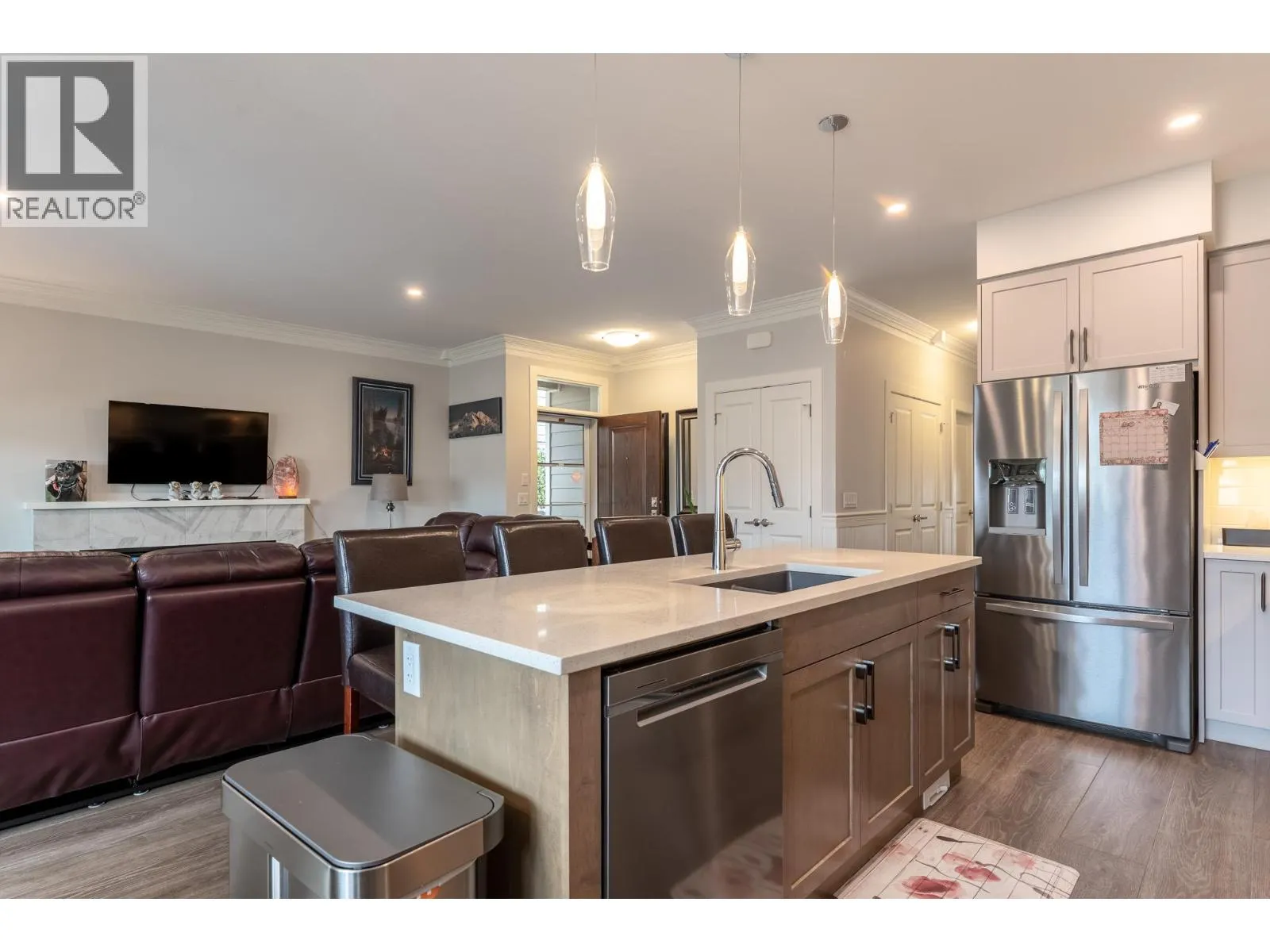 3369 Hawks Crescent