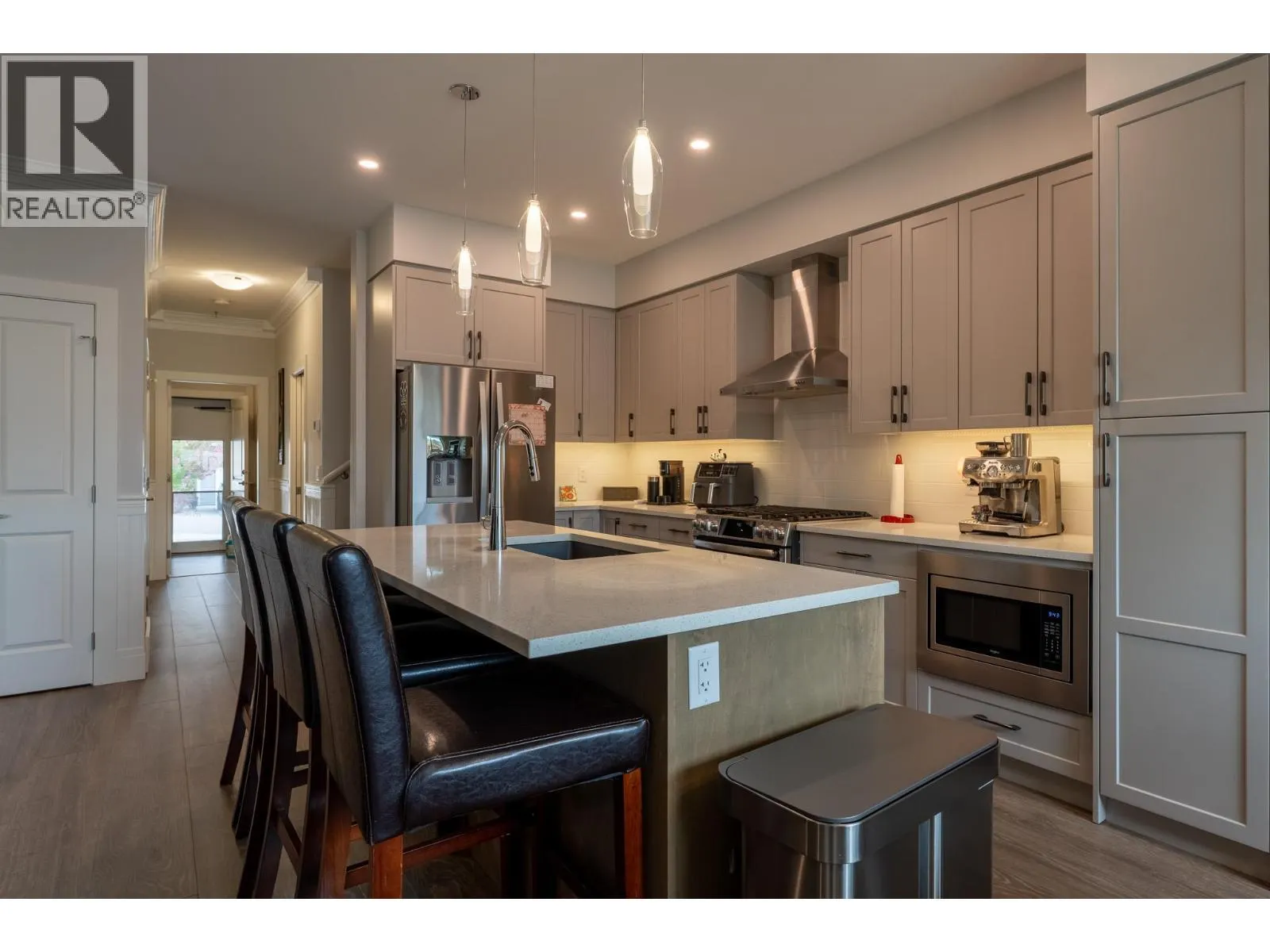 3369 Hawks Crescent
