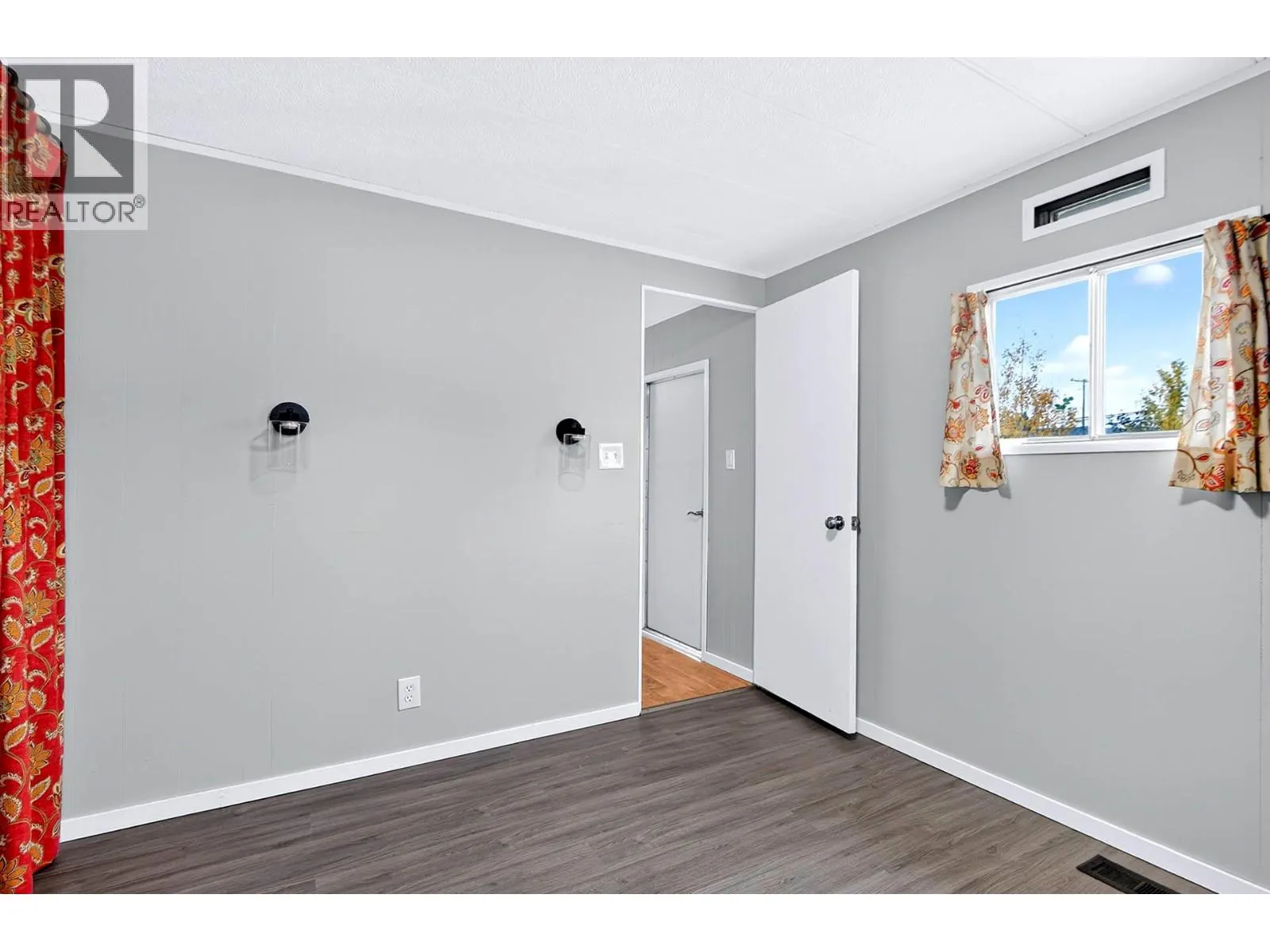 1299 PINEGROVE Road