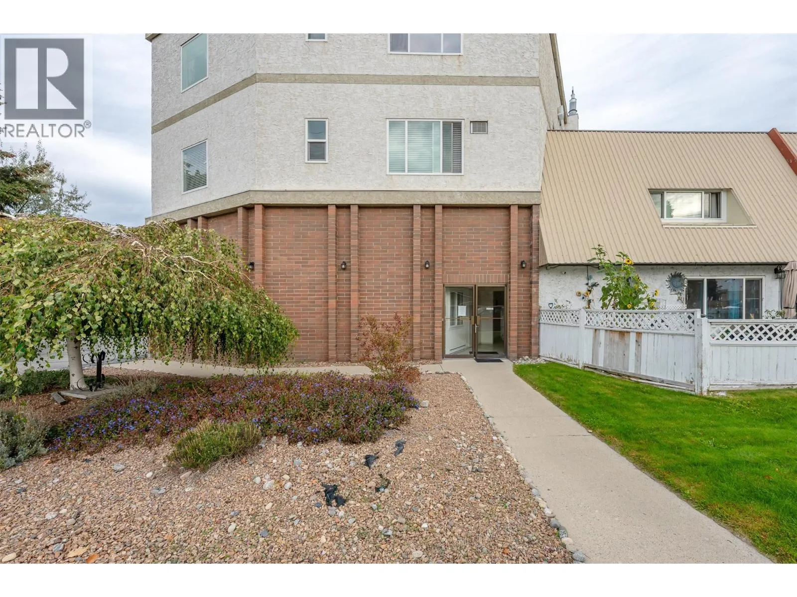 650 MCKINNEY Road Unit# 325