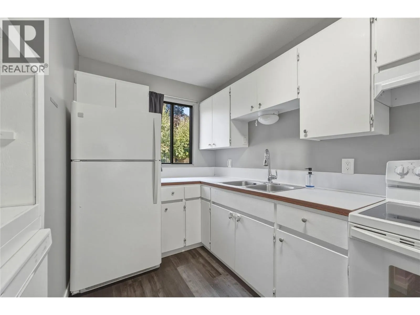 4100 24 Avenue Unit# 103
