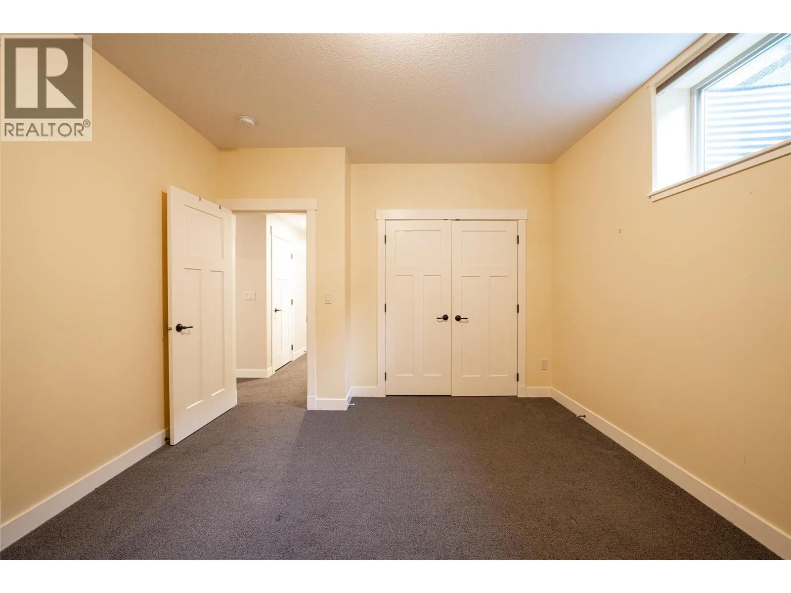 2444 York Avenue Unit# 32