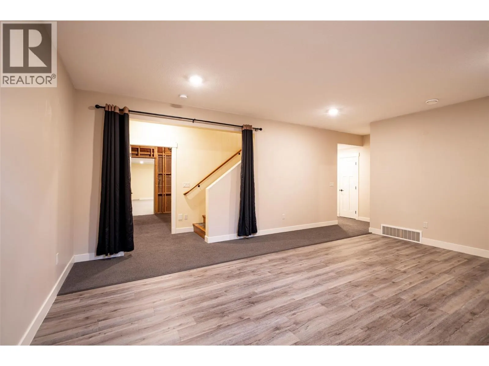 2444 York Avenue Unit# 32