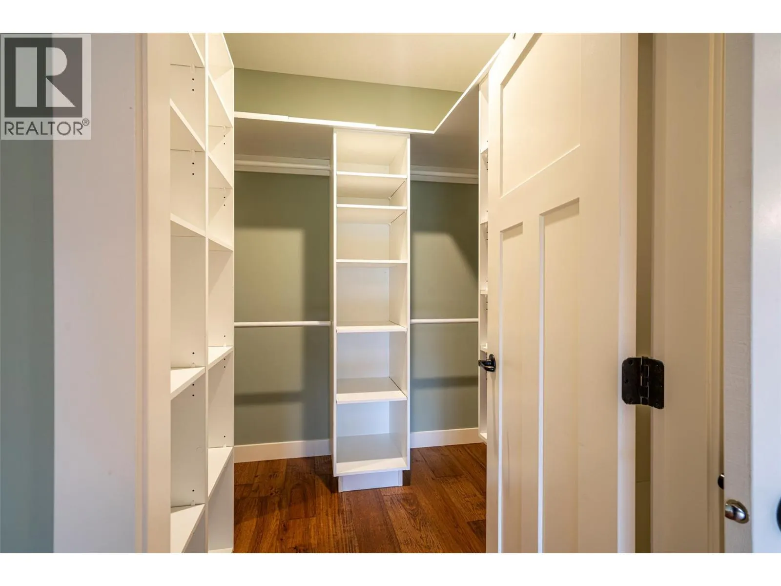 2444 York Avenue Unit# 32