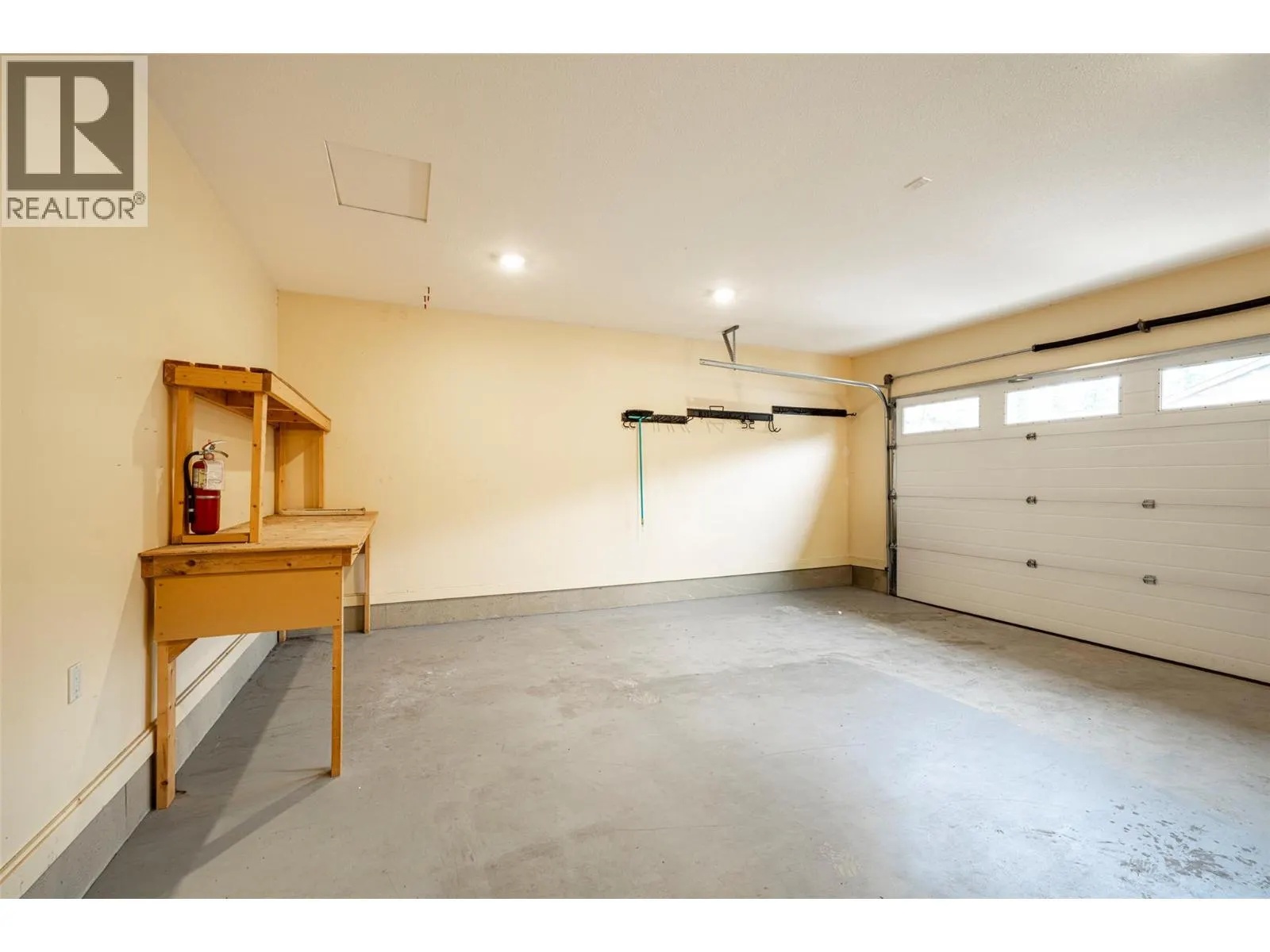 2444 York Avenue Unit# 32