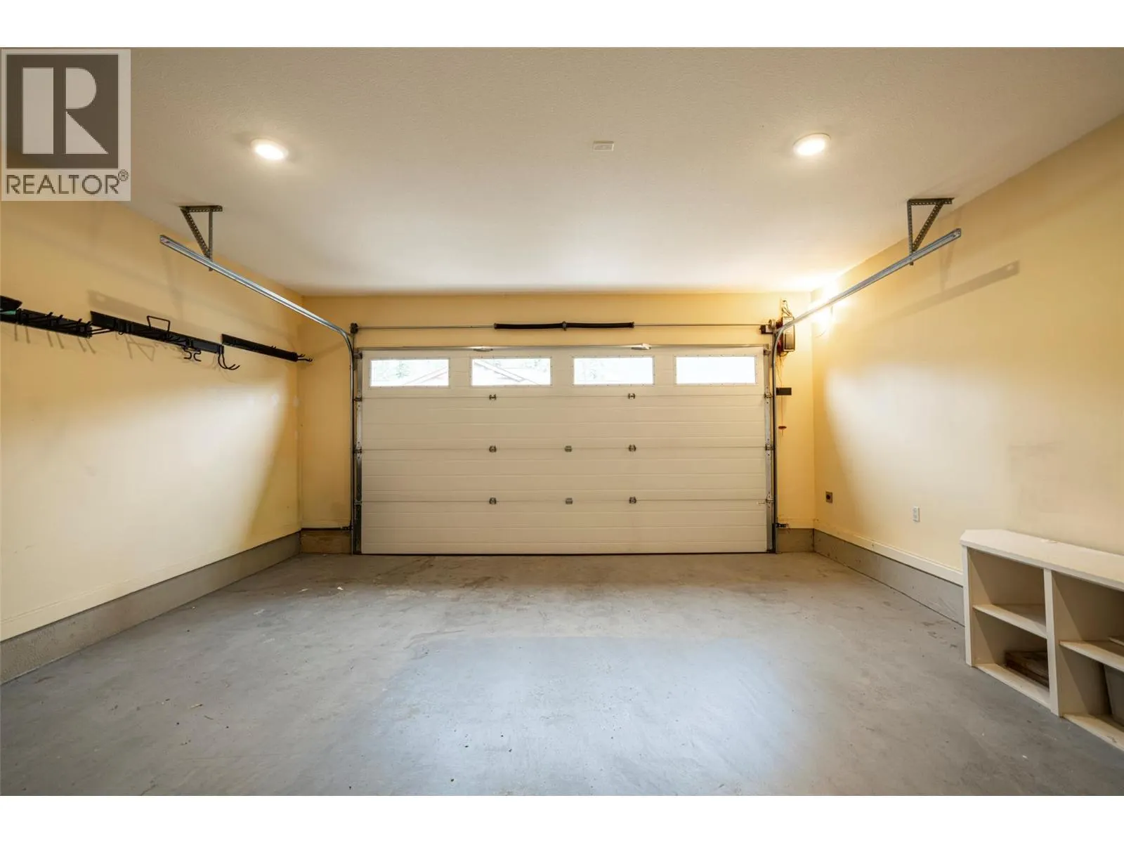 2444 York Avenue Unit# 32