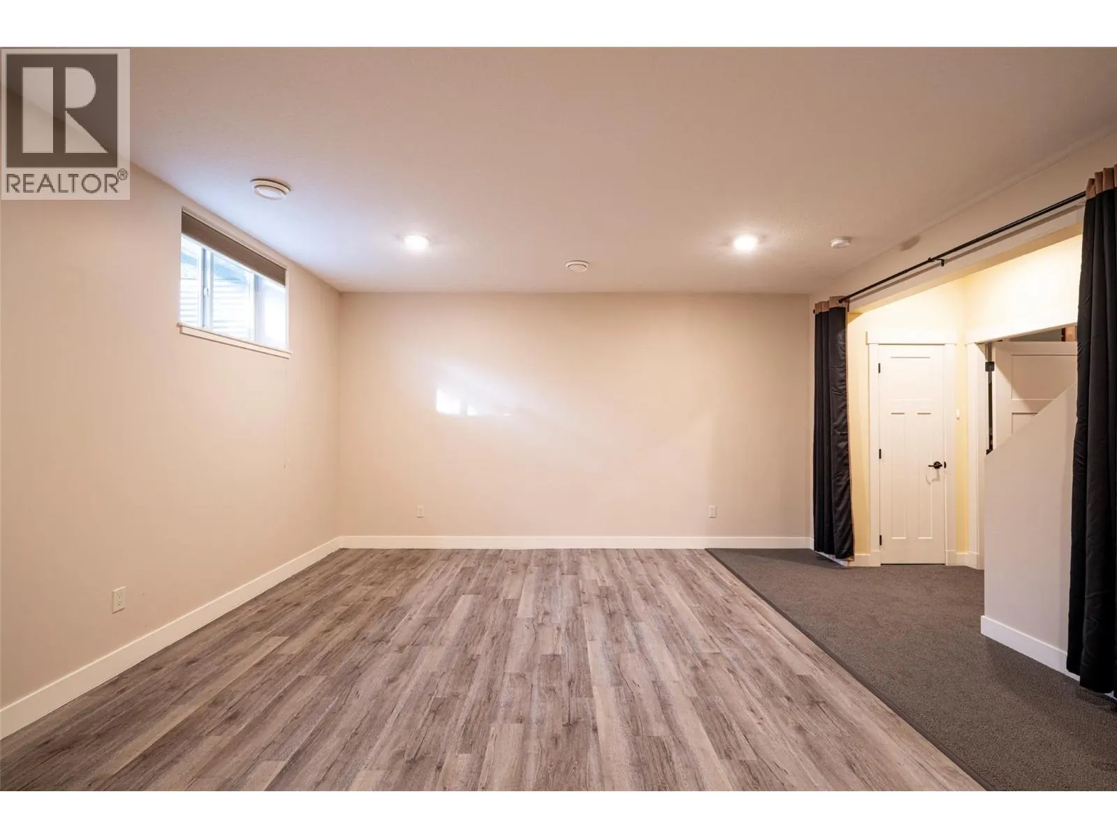 2444 York Avenue Unit# 32