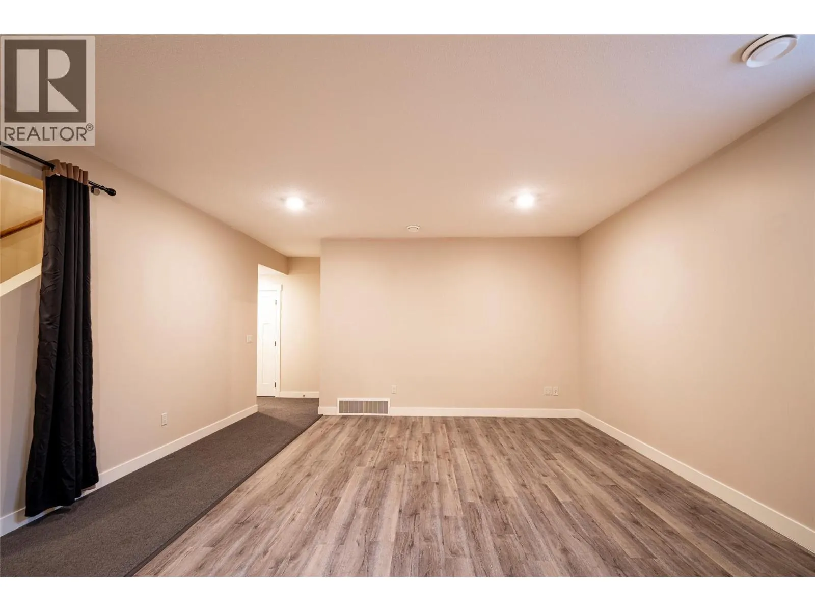2444 York Avenue Unit# 32
