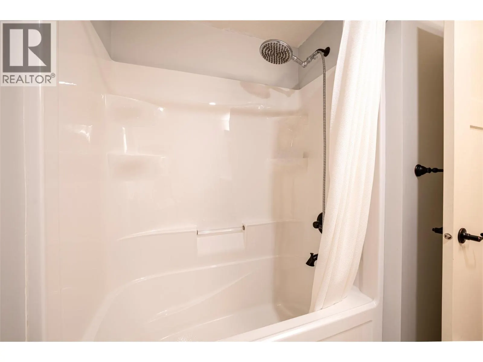 2444 York Avenue Unit# 32