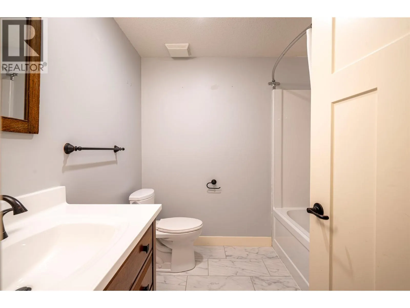 2444 York Avenue Unit# 32