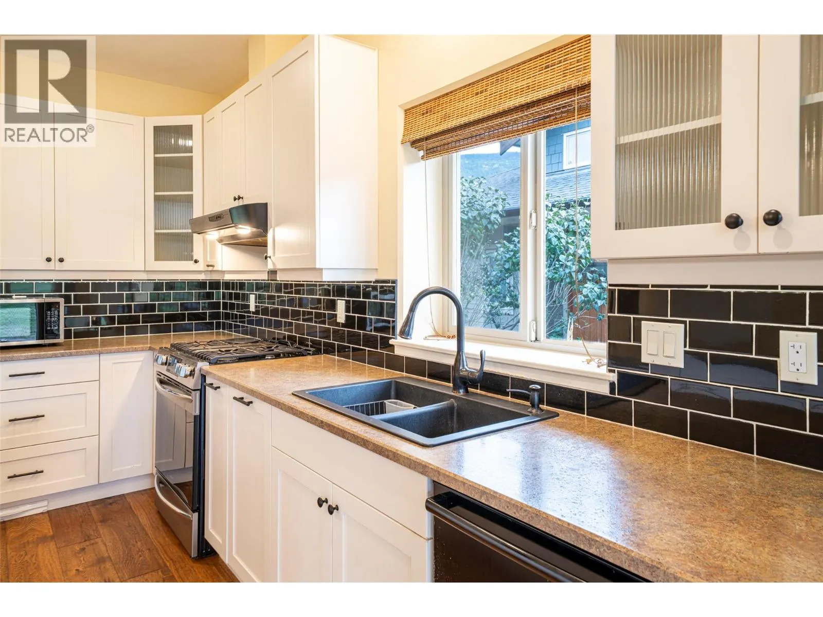 2444 York Avenue Unit# 32