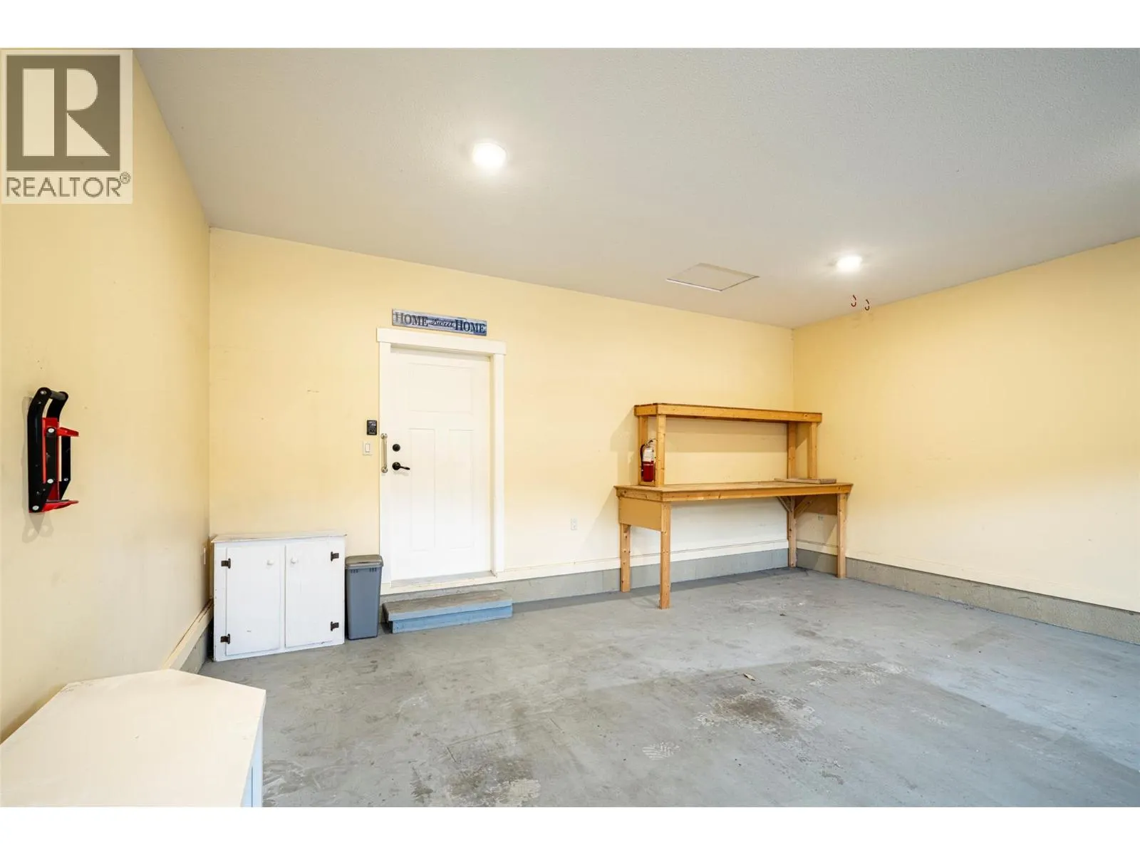 2444 York Avenue Unit# 32