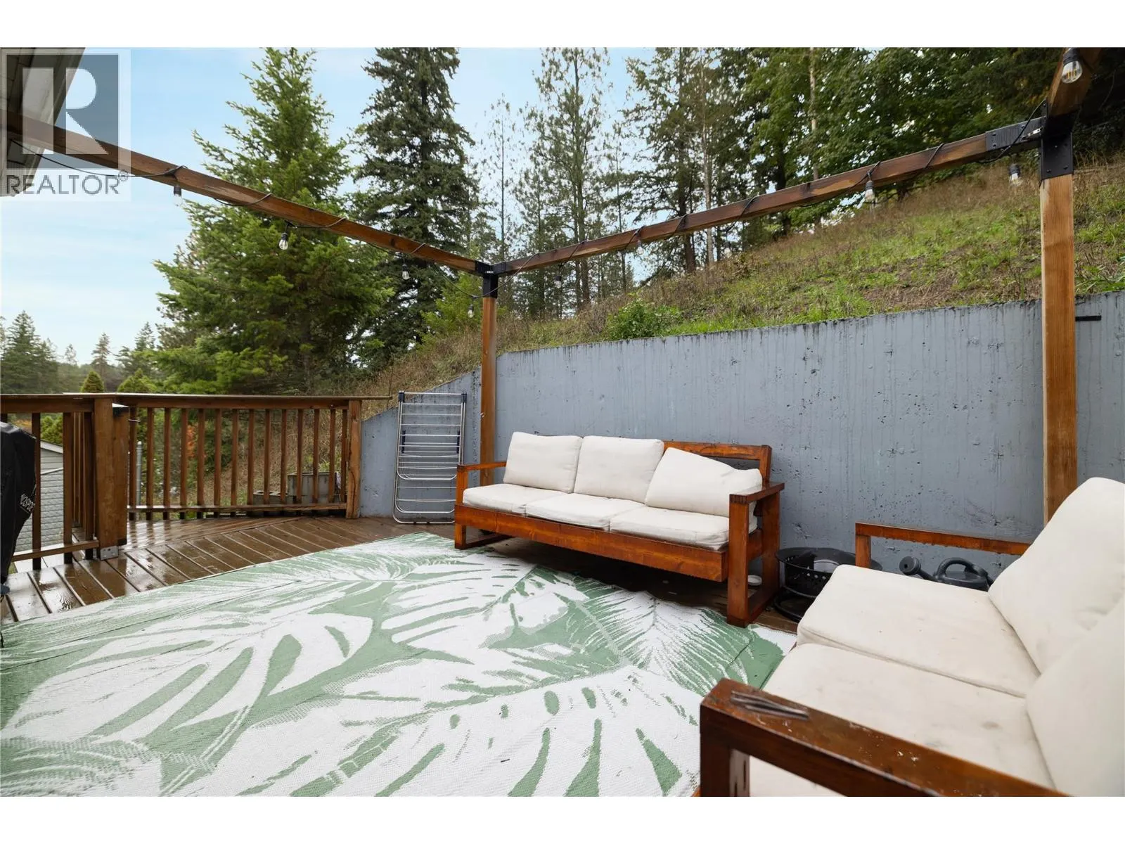 3945 Highland Park Crescent