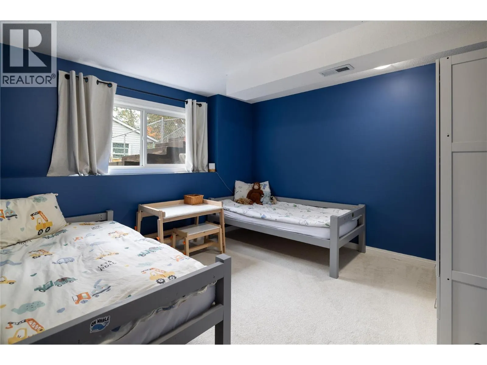 3945 Highland Park Crescent