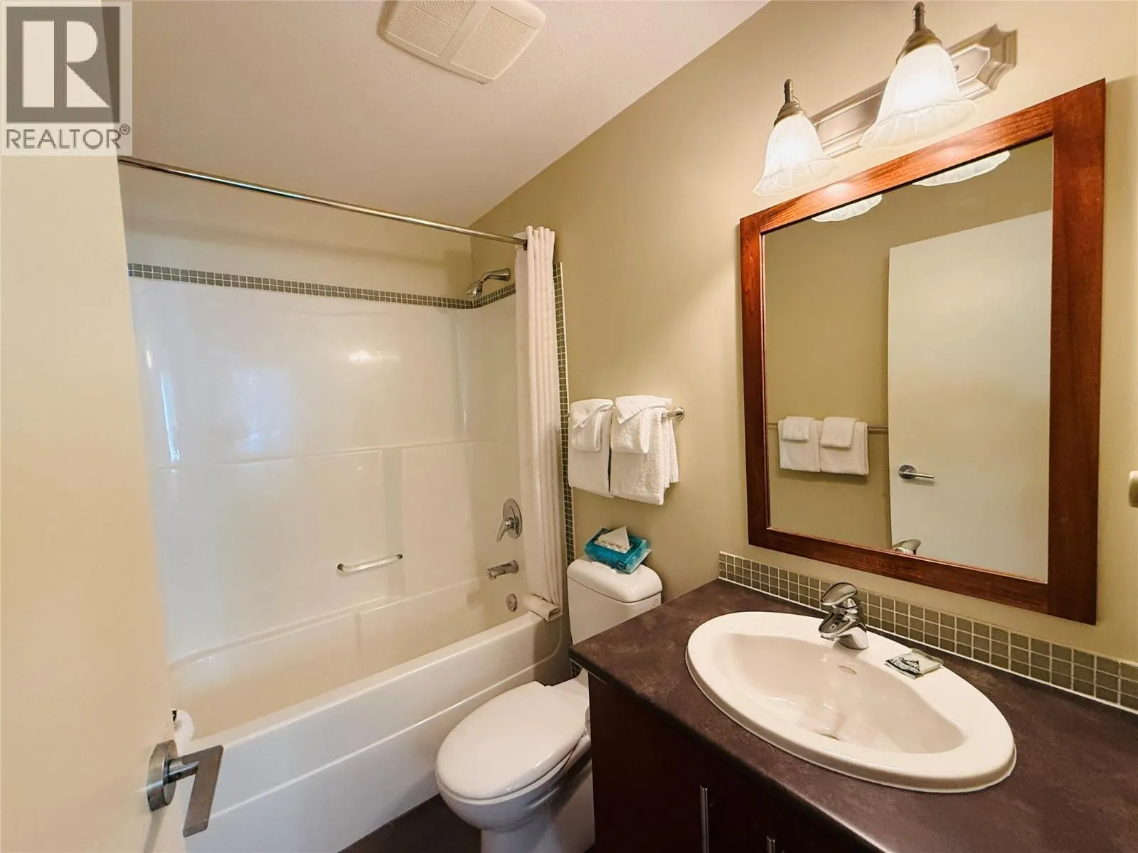 2049 SUMMIT Drive Unit# 215 D