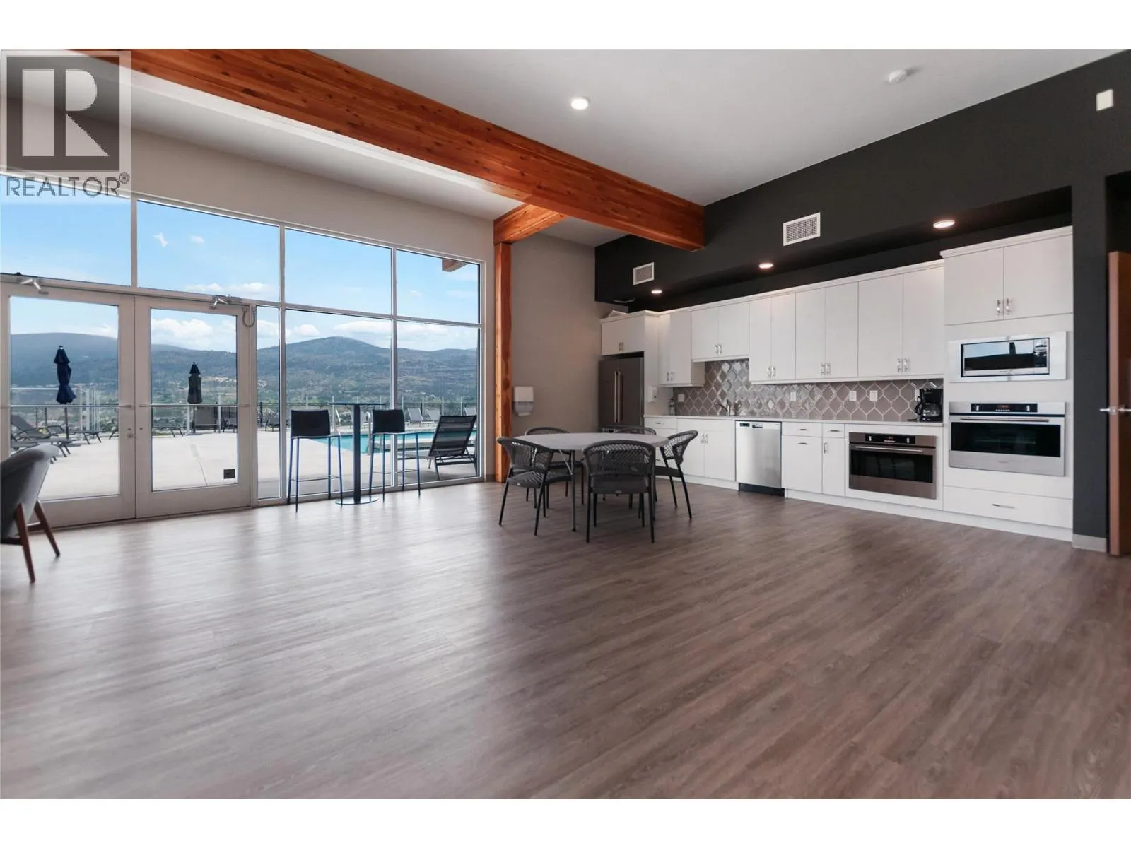 121 Ridge Park