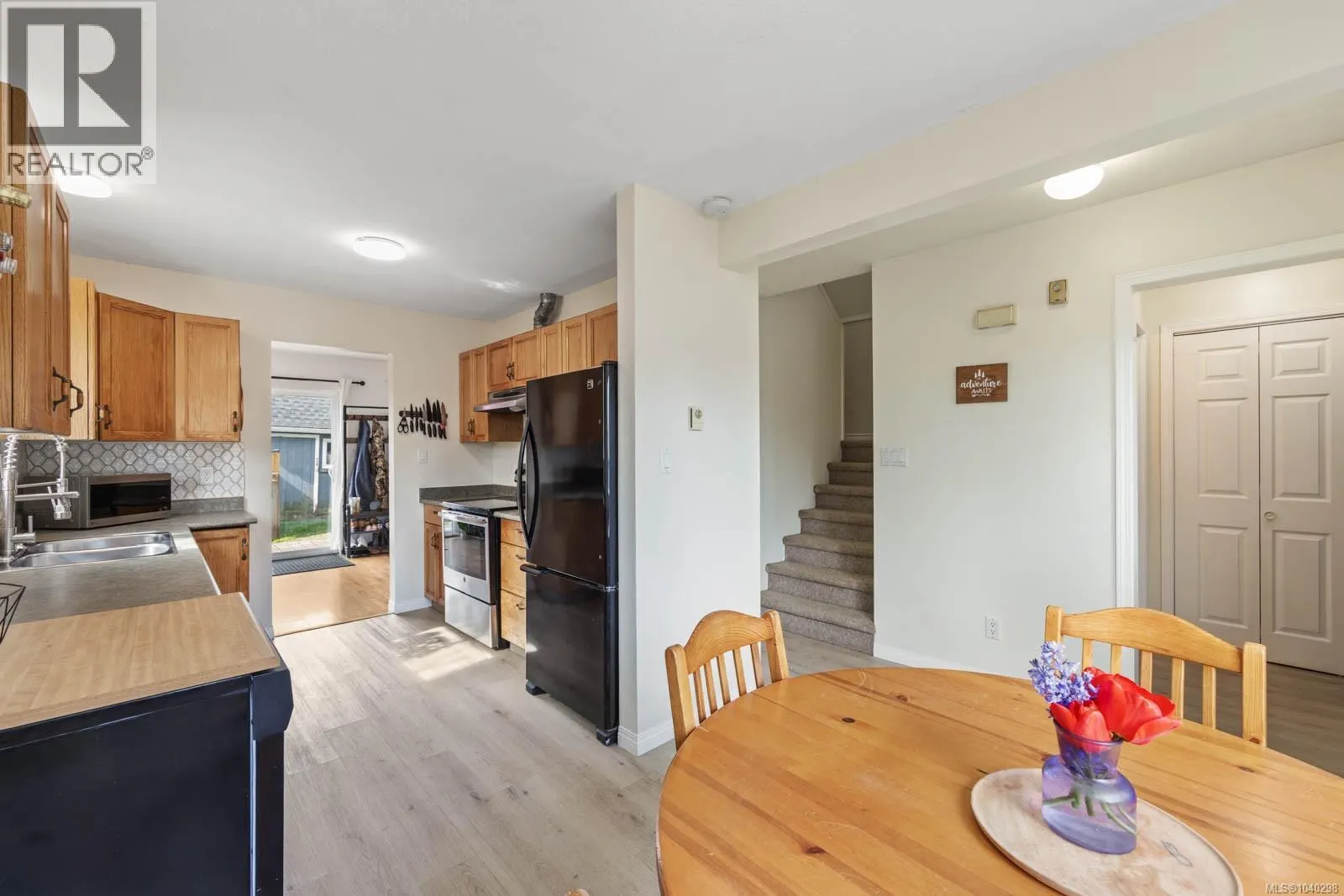 B 345 Menzies Ave