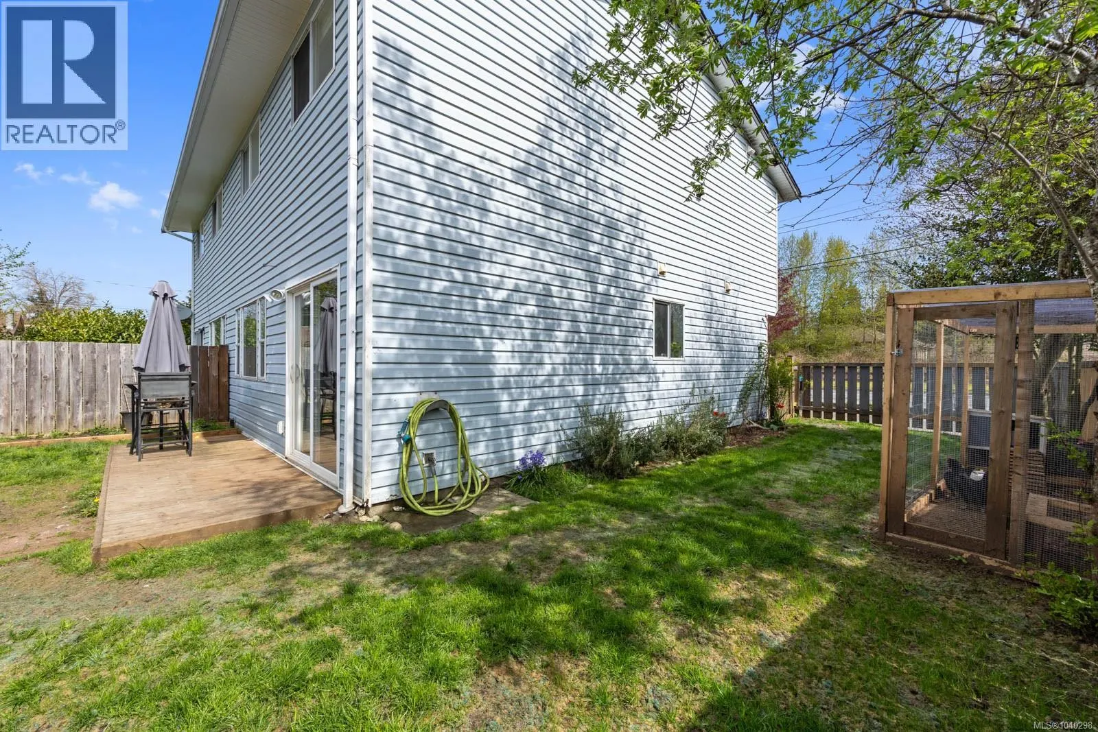 B 345 Menzies Ave