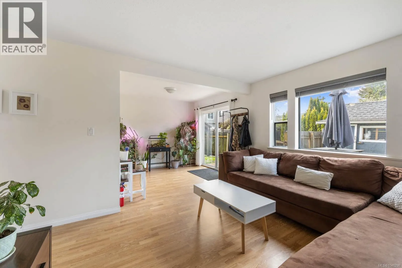 B 345 Menzies Ave
