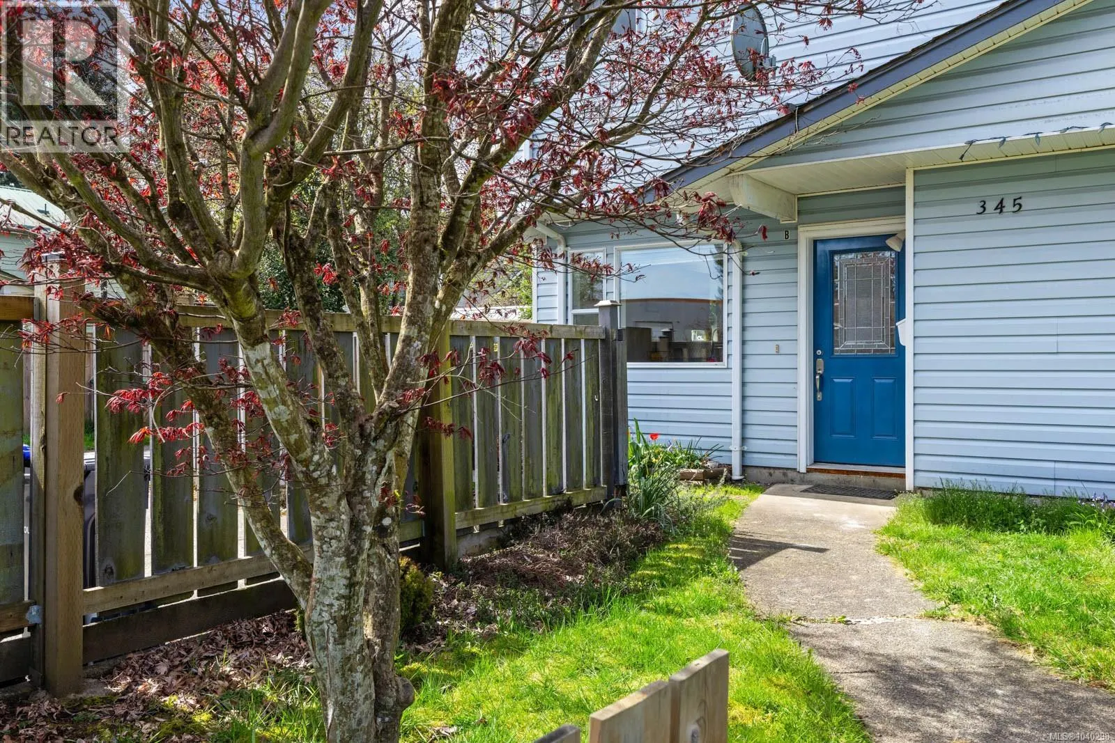 B 345 Menzies Ave