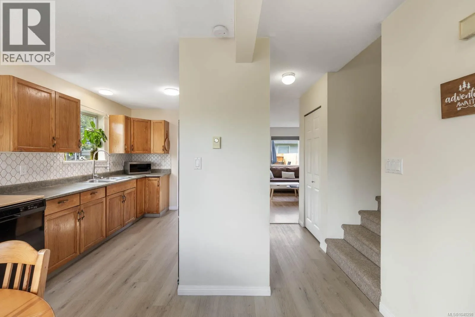 B 345 Menzies Ave