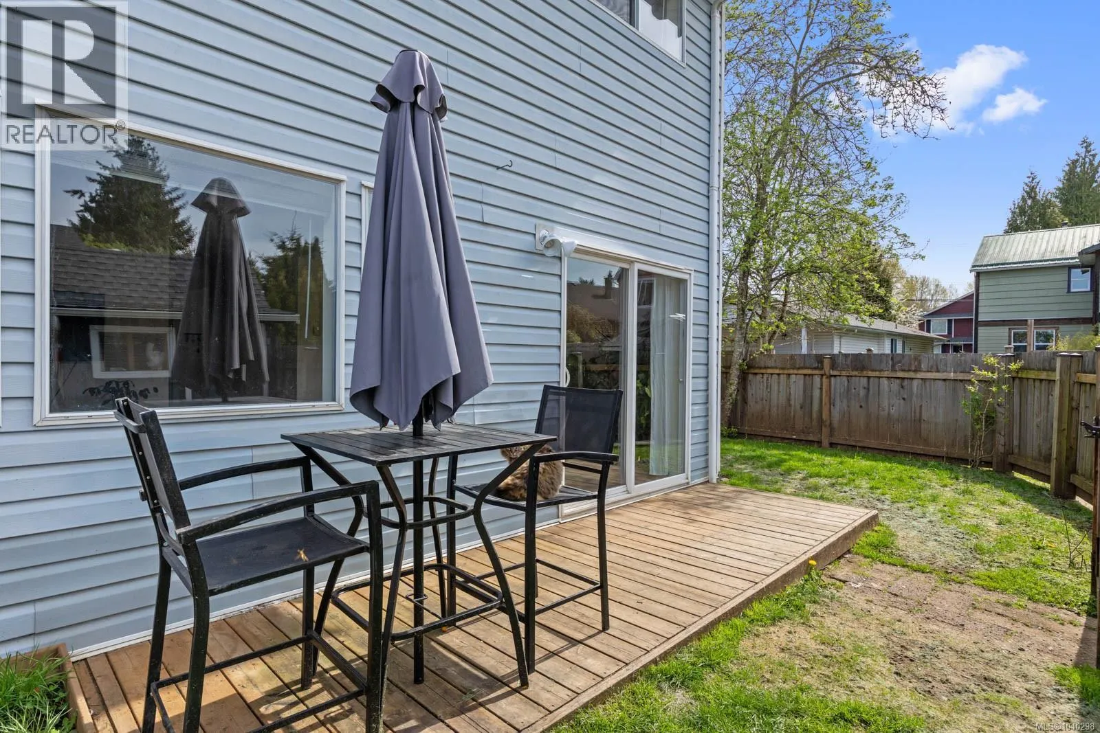 B 345 Menzies Ave