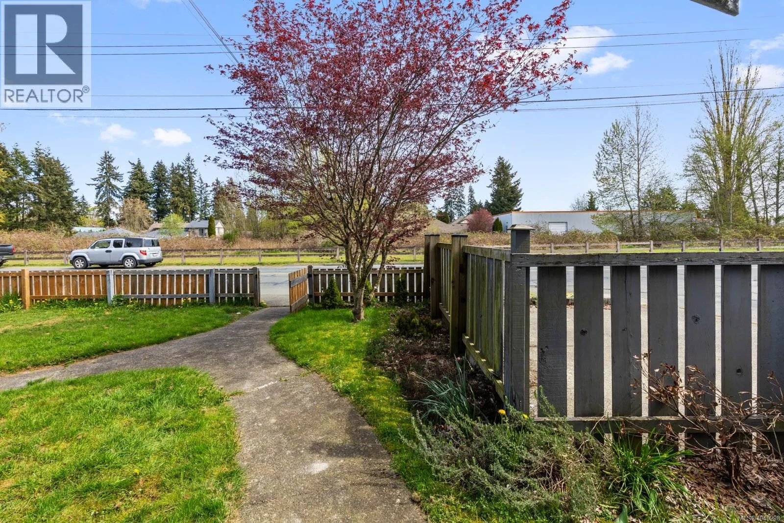 B 345 Menzies Ave