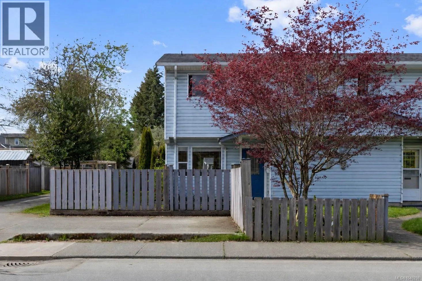 B 345 Menzies Ave