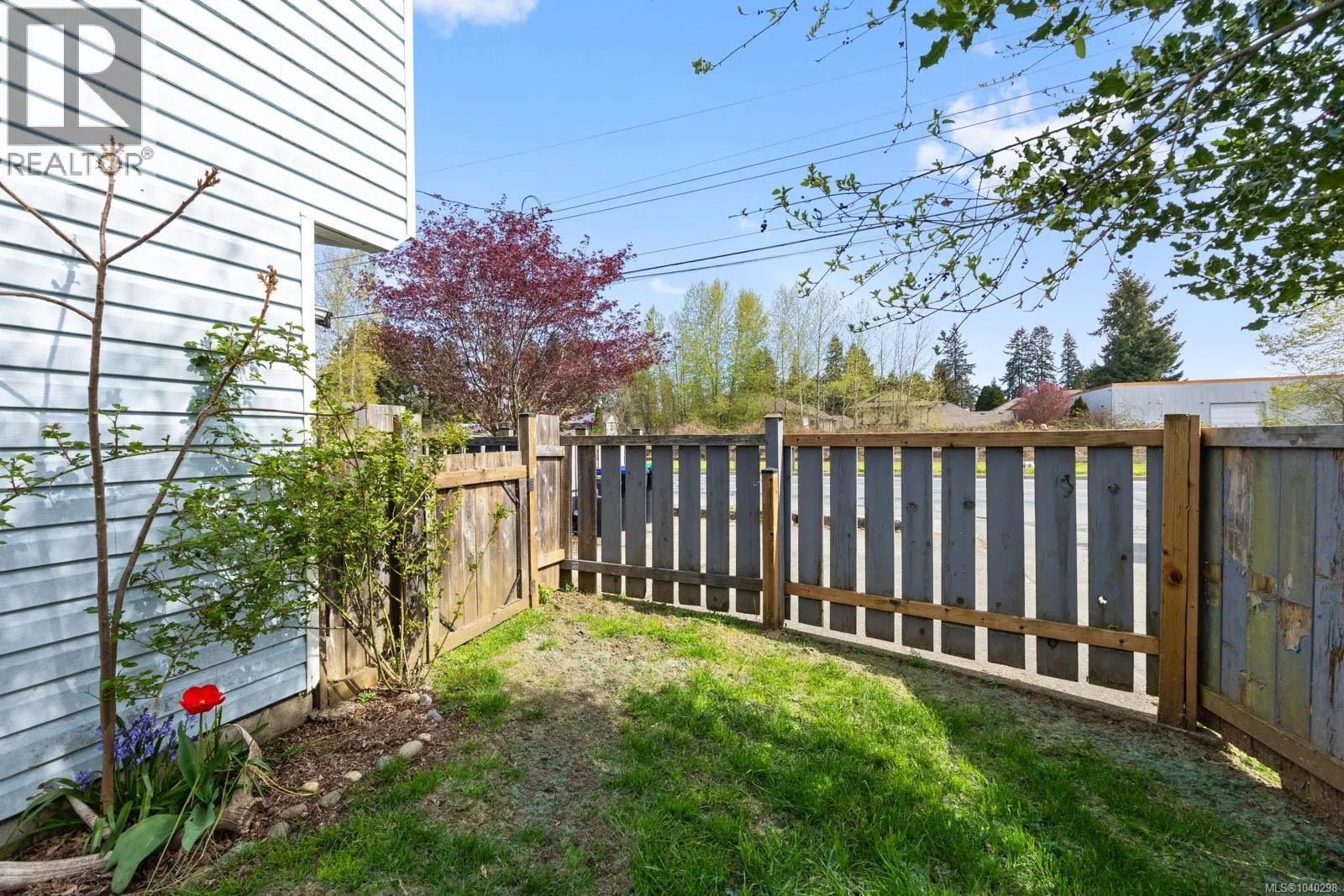 B 345 Menzies Ave