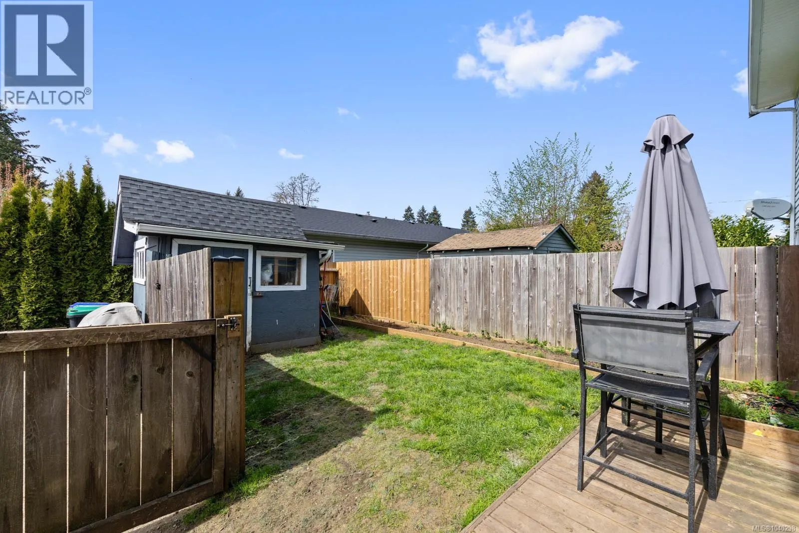 B 345 Menzies Ave