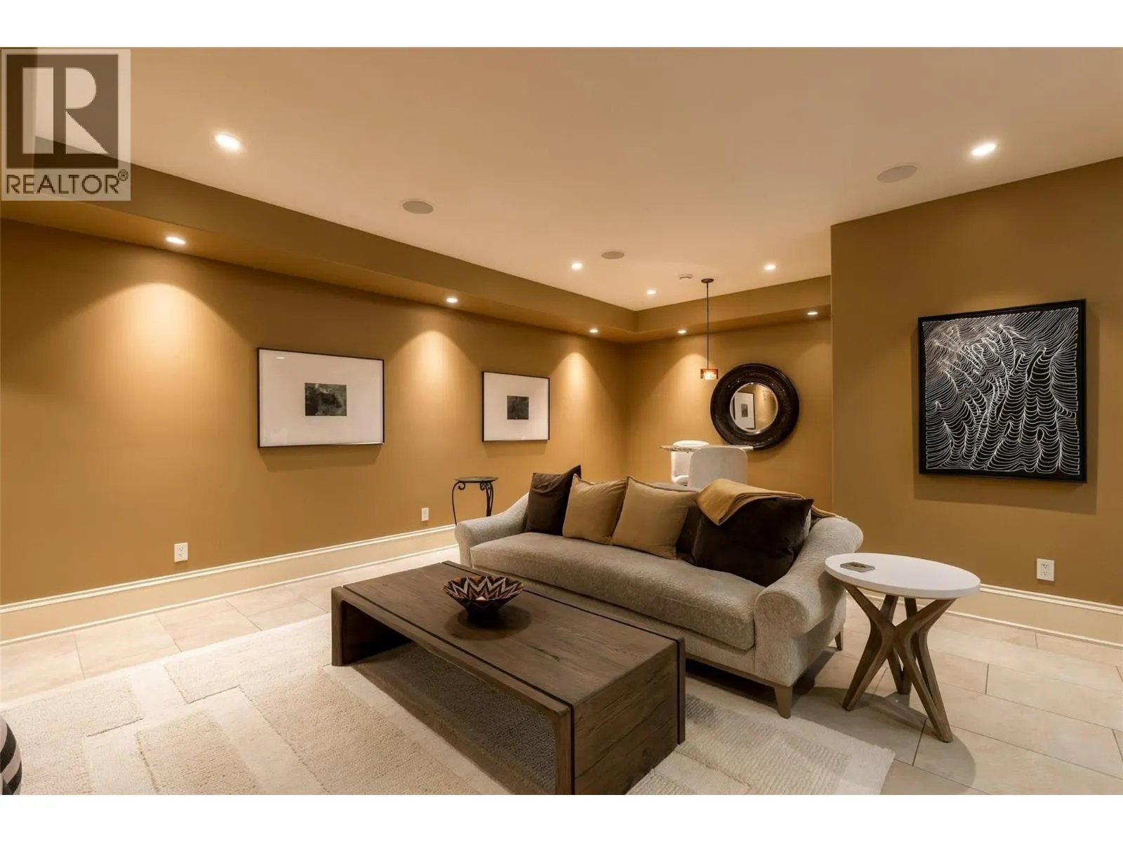 706 Highpointe Court