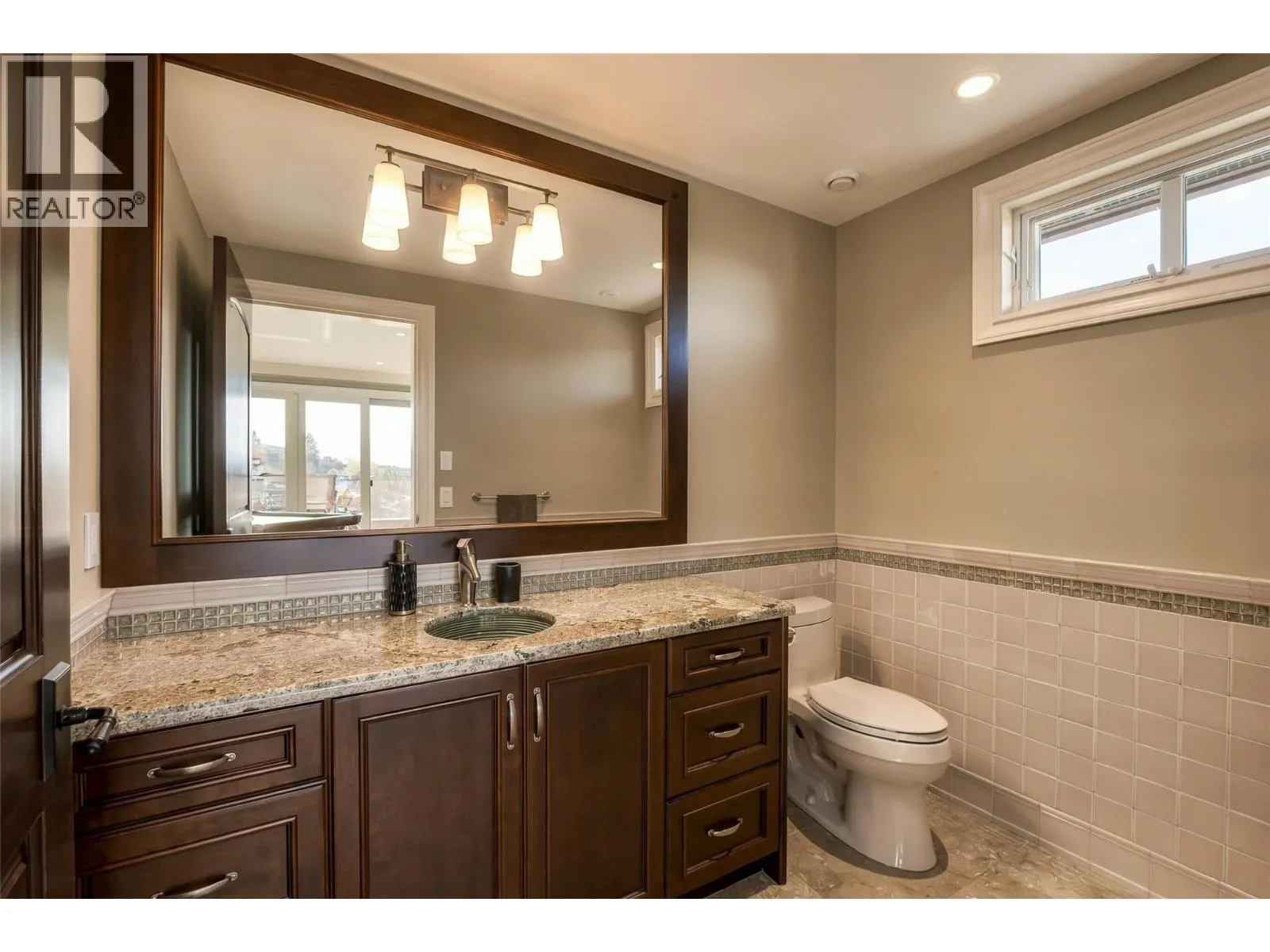 706 Highpointe Court