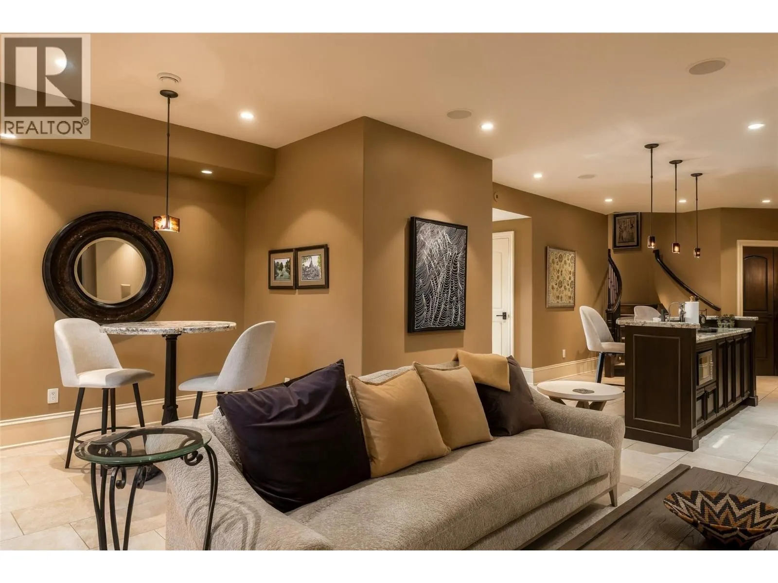 706 Highpointe Court