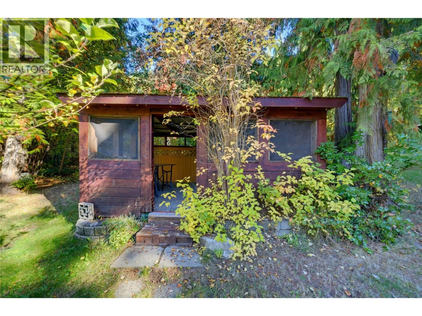 9020 Hummingbird Drive