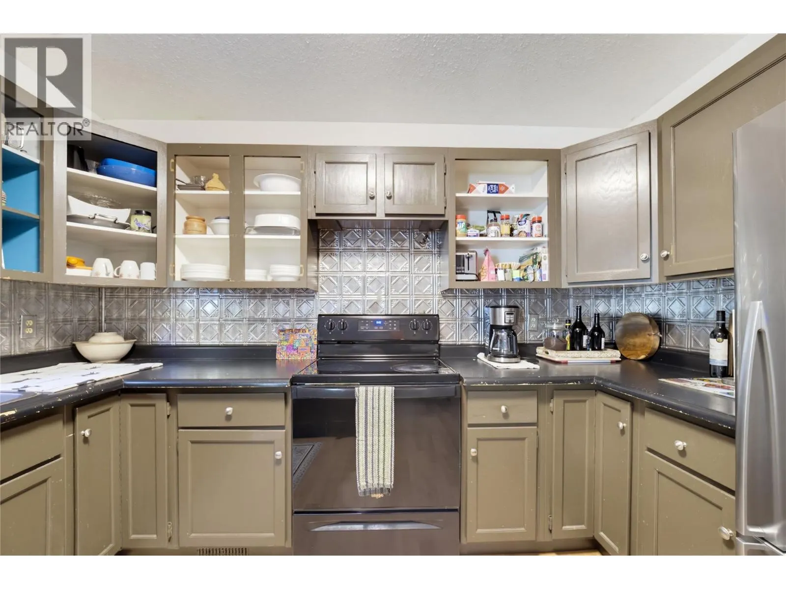 9020 Hummingbird Drive