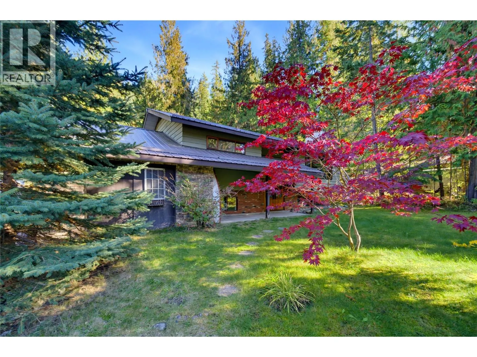 9020 Hummingbird Drive