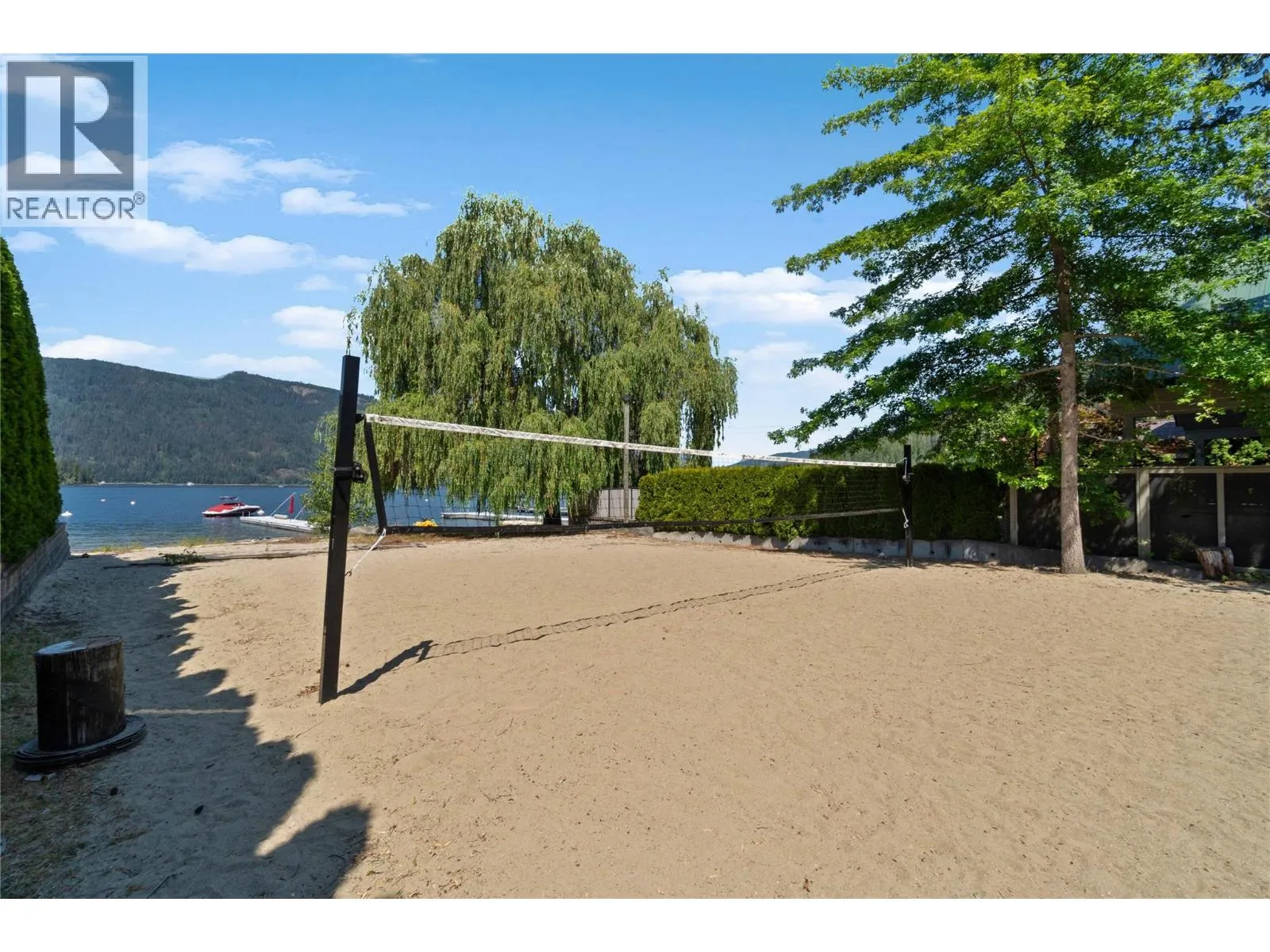 9020 Hummingbird Drive