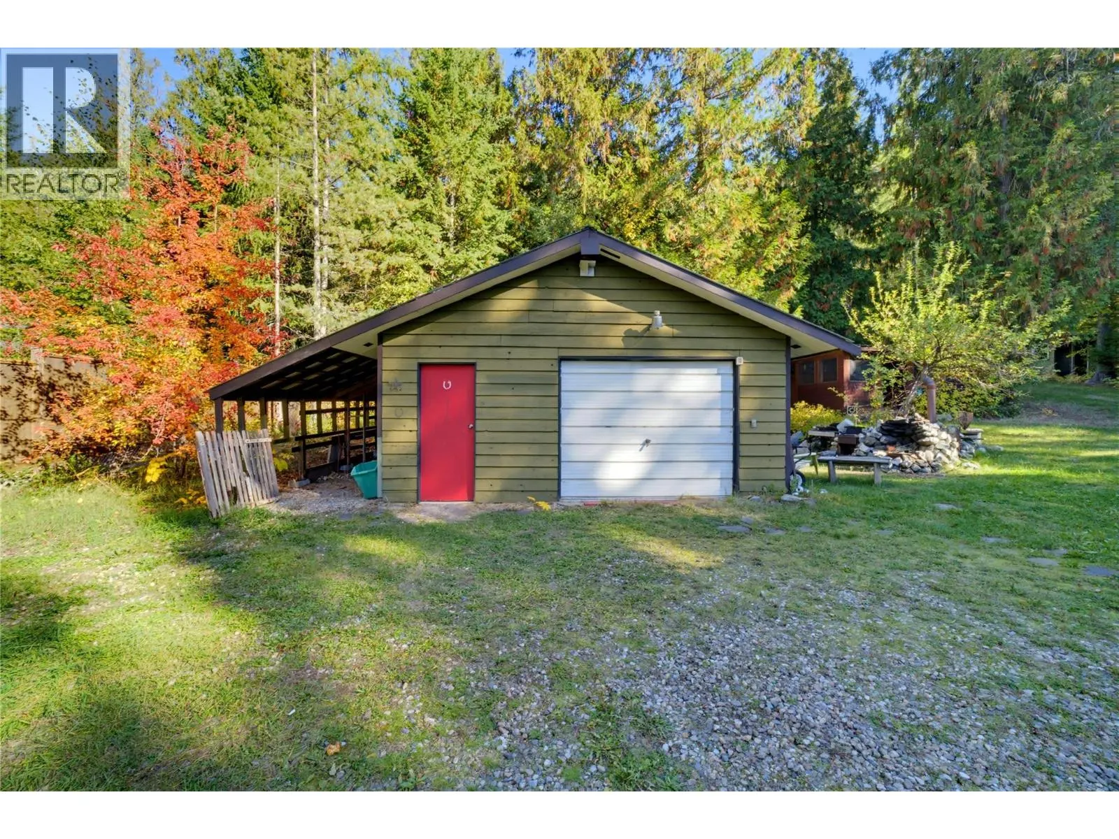 9020 Hummingbird Drive
