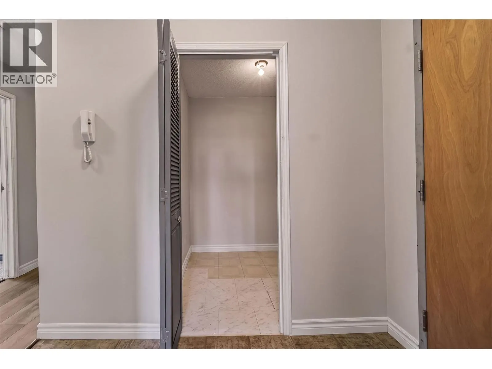 150 Skaha Place Unit# 413