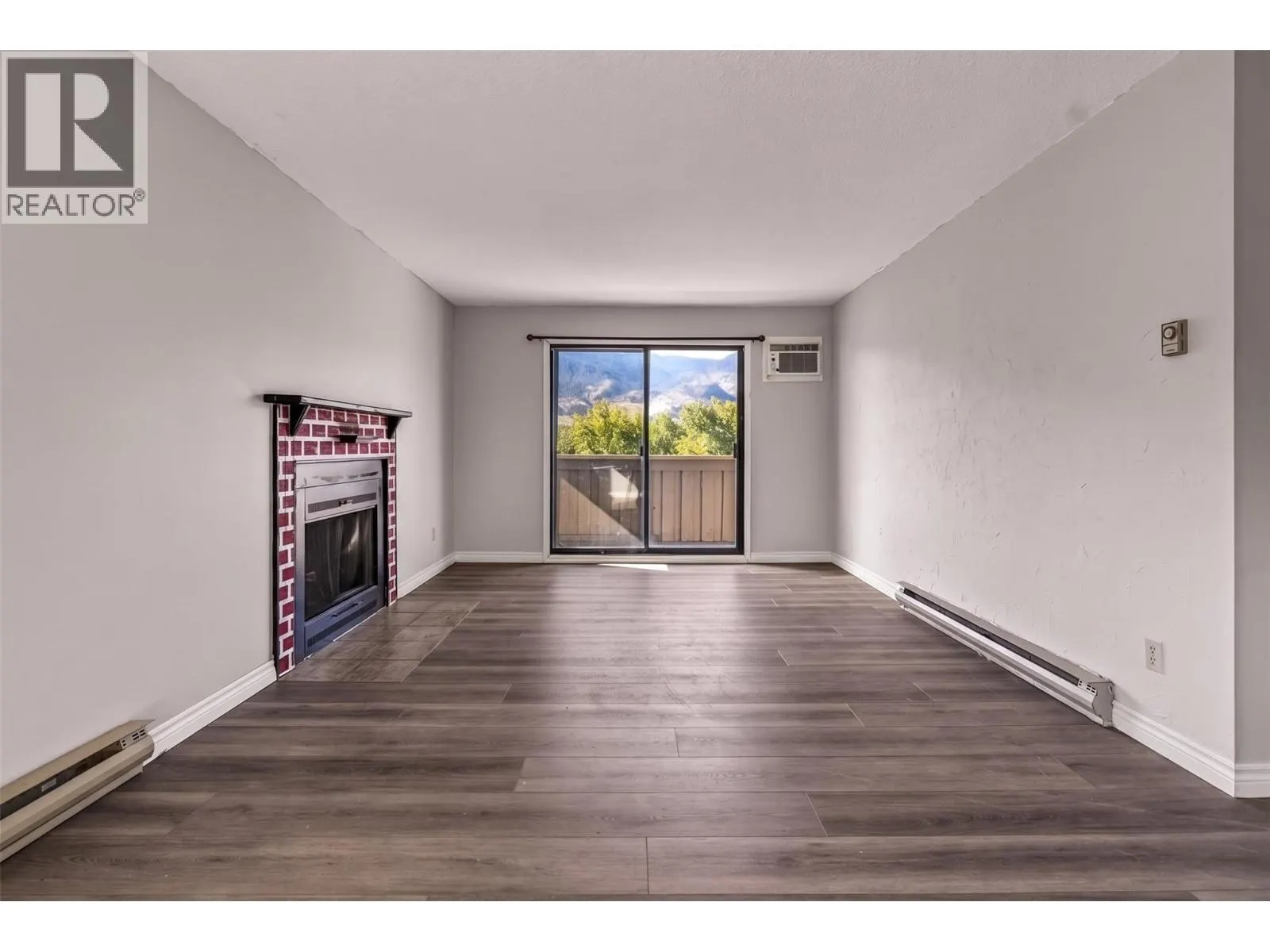 150 Skaha Place Unit# 413