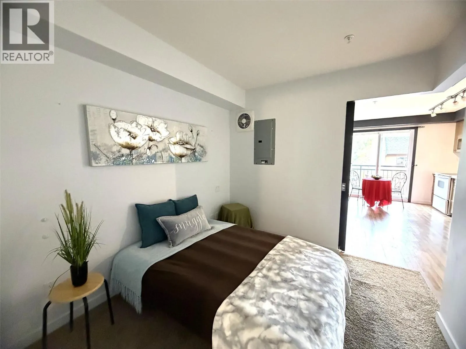 1550 Dickson Avenue Unit# 218