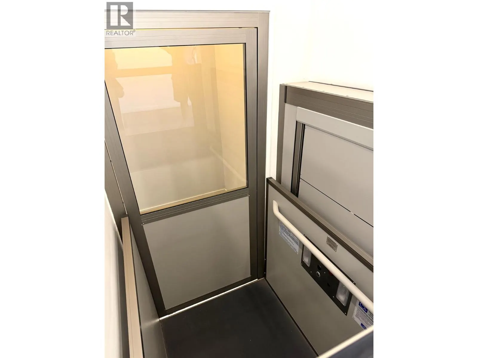 1550 Dickson Avenue Unit# 218