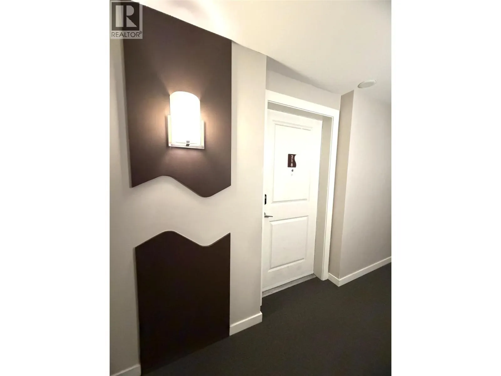 1550 Dickson Avenue Unit# 218