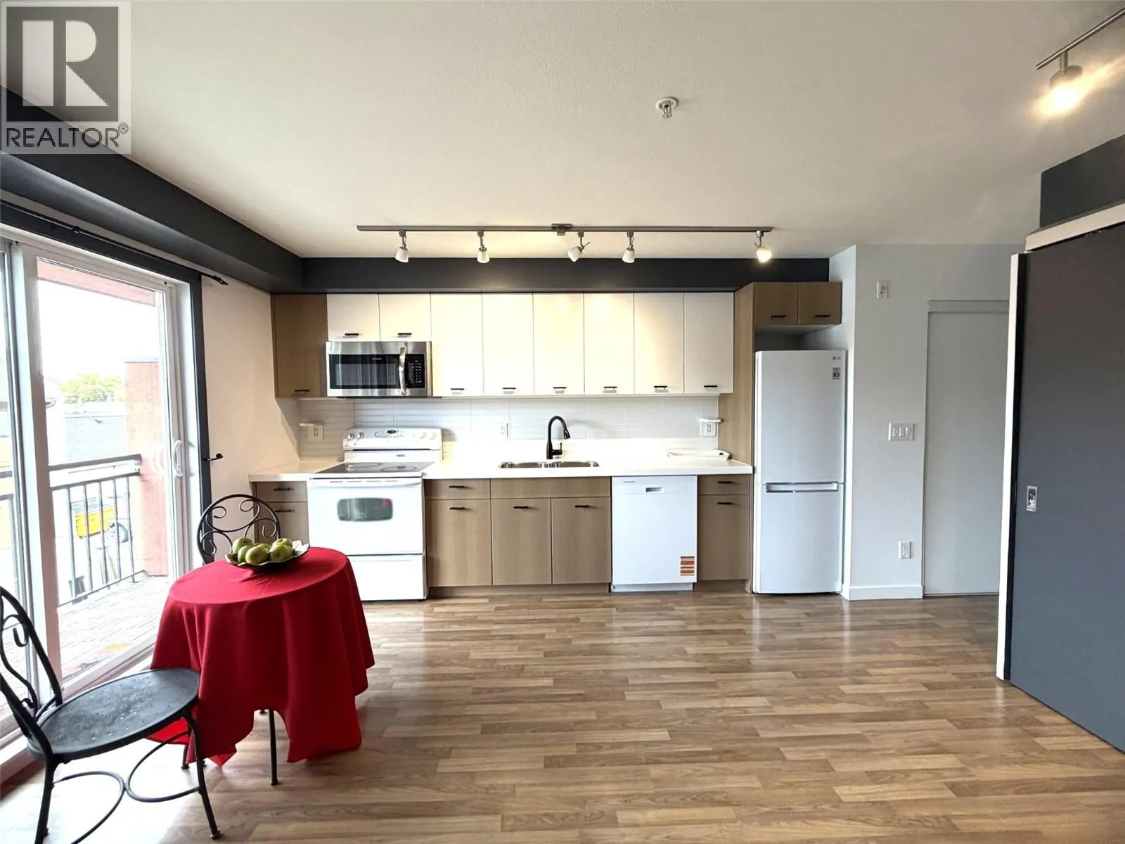 1550 Dickson Avenue Unit# 218