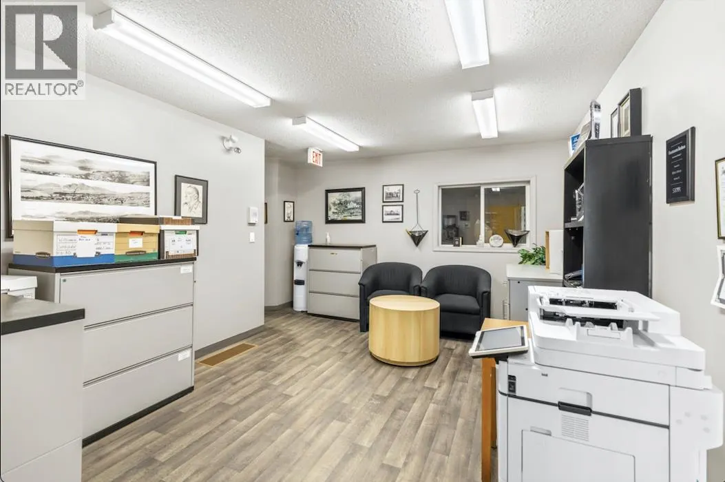 661 Athabasca Street W